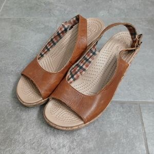 Ladies Crocs A-Leigh Brown Leather Sling Back Adjustable Wedge Cork Heel 10M